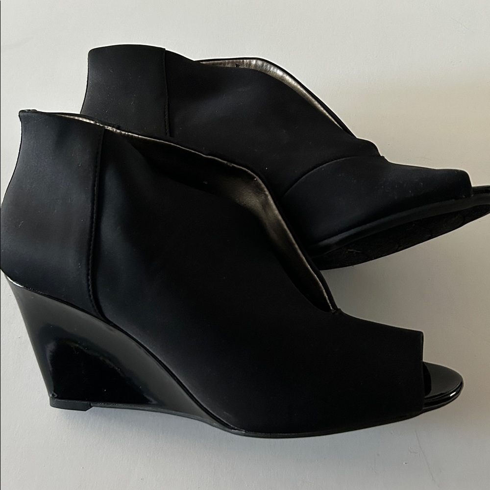 Black open front, peep toe, fabric slip on with patent heels